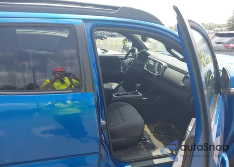 2017 Toyota Tacoma Trd Sport from USA, damaged, VIN 3TMCZ5AN9HM109740